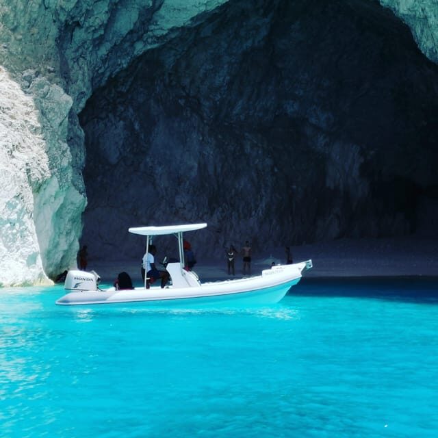 Zakynthos : island half circle boat tour - FAQ