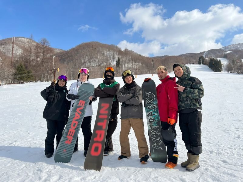 Zao Onsen Ski Lesson with Gear / Chinese Private Group (1-4) - Start at the SkiingNow shop, then head to the snow