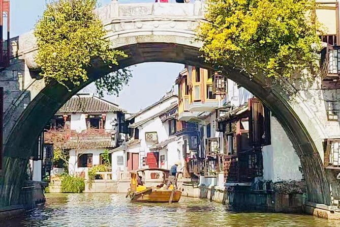 Zhujiajiao Water Town and Shanghai City Highlights Private Day Tour - Key Points