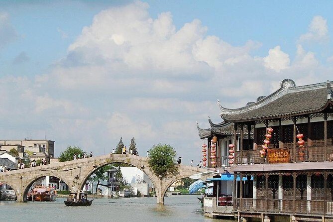 Zhujiajiao Water Town Private Tour with Local Farm Visit and Fruit Picking - Exploring Zhujiajiao: A Closer Look