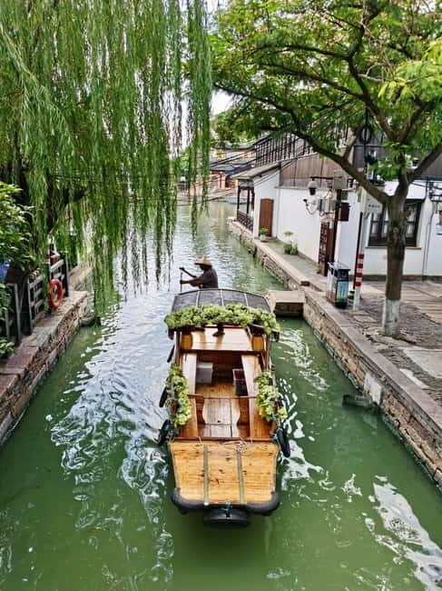 Zhujiajiao Water Town & Shanghai Highlights Day Tour - Key Points