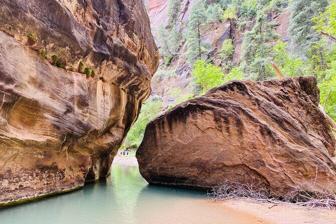 Zion Narrows - Small Mixed Group Tour - FAQs