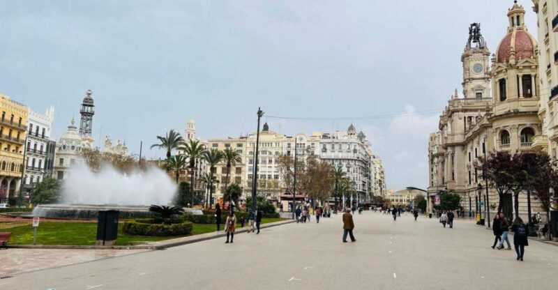 Zoom Through Valencia: Top 25 Hotspots on E-Scooters - How the Route Unfolds