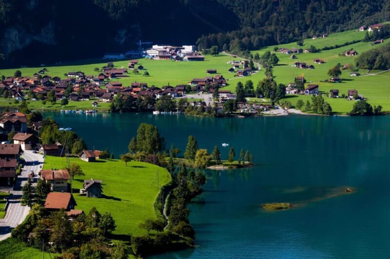 Zug: Express Walk with a Local in 60 minutes - Authentic Local Tips and Hidden Gems
