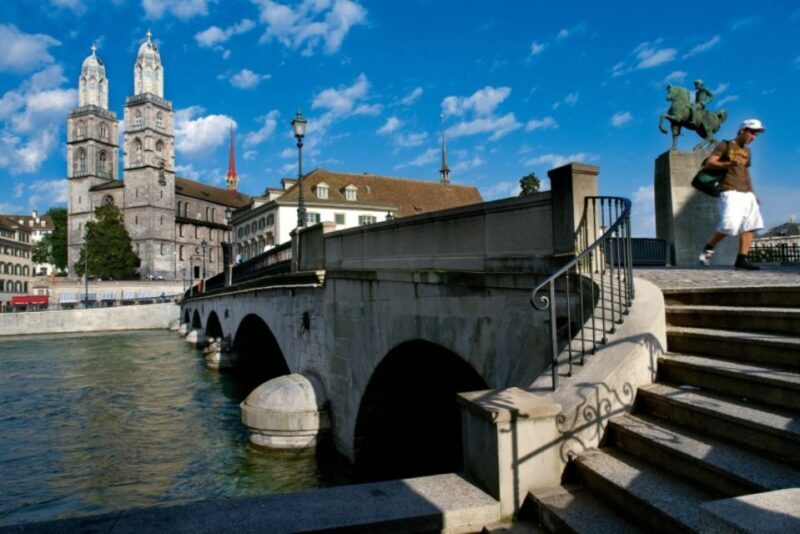 Zurich: Audio Guided City Tour and Train to Top of Zurich - FAQ