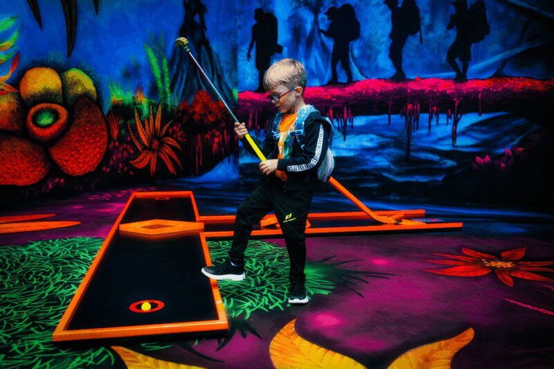 Zurich: Black Light Galaxy Minigolf - FAQ