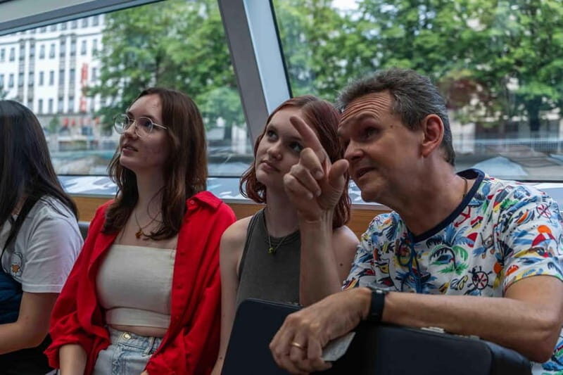 Zürich: guided Escape Game - Boatride, Snacks and Drinks - Exploring Zürich via a Guided Escape Game with Boat Ride, Snacks, and Drinks