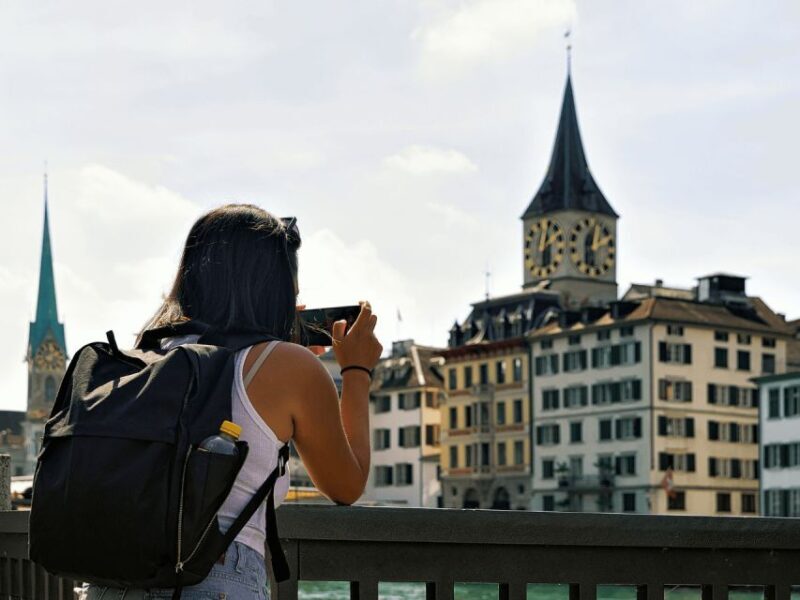 Zürich with Cruise and Lindt Home of chocolate (private) - Frequently Asked Questions